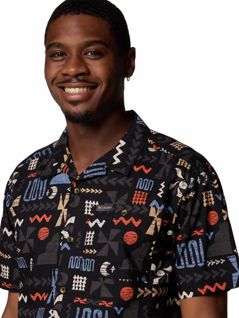 Camisa-Manga-Corta-Hombre-Pine-Canyon-Negro-Columbia