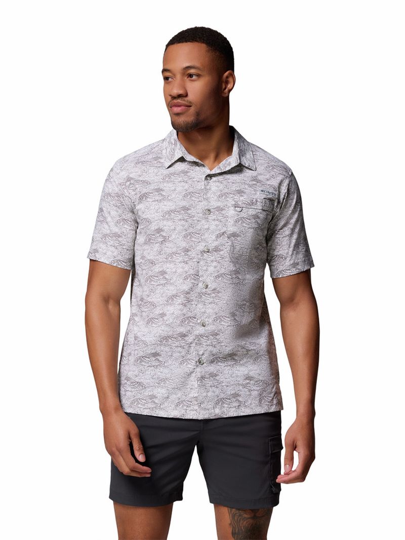 Camisa-Manga-Corta-Hombre-Wild-Cast-Camp-Gris-Columbia