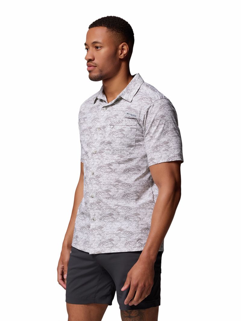 Camisa-Manga-Corta-Hombre-Wild-Cast-Camp-Gris-Columbia